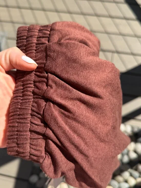 Vuori Boyfriend Short Shorts Cedar Heather Brown Size Medium New NWT - Picture 8 of 8